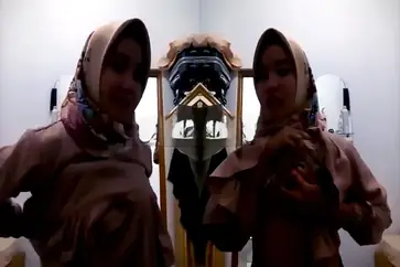 Bokep Indo Kasur Nyaman Suami Istri Crot poster