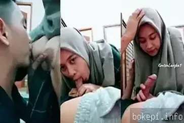 Bokep Jilbab Ukhti Toket Gede Susu Mancur Bikin Nagih poster