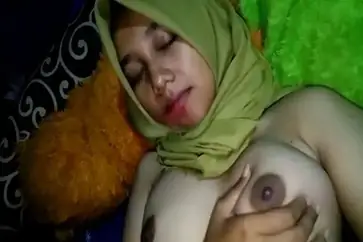 Bokep Jilbab Ukhty Sange Remas Toket Liar poster